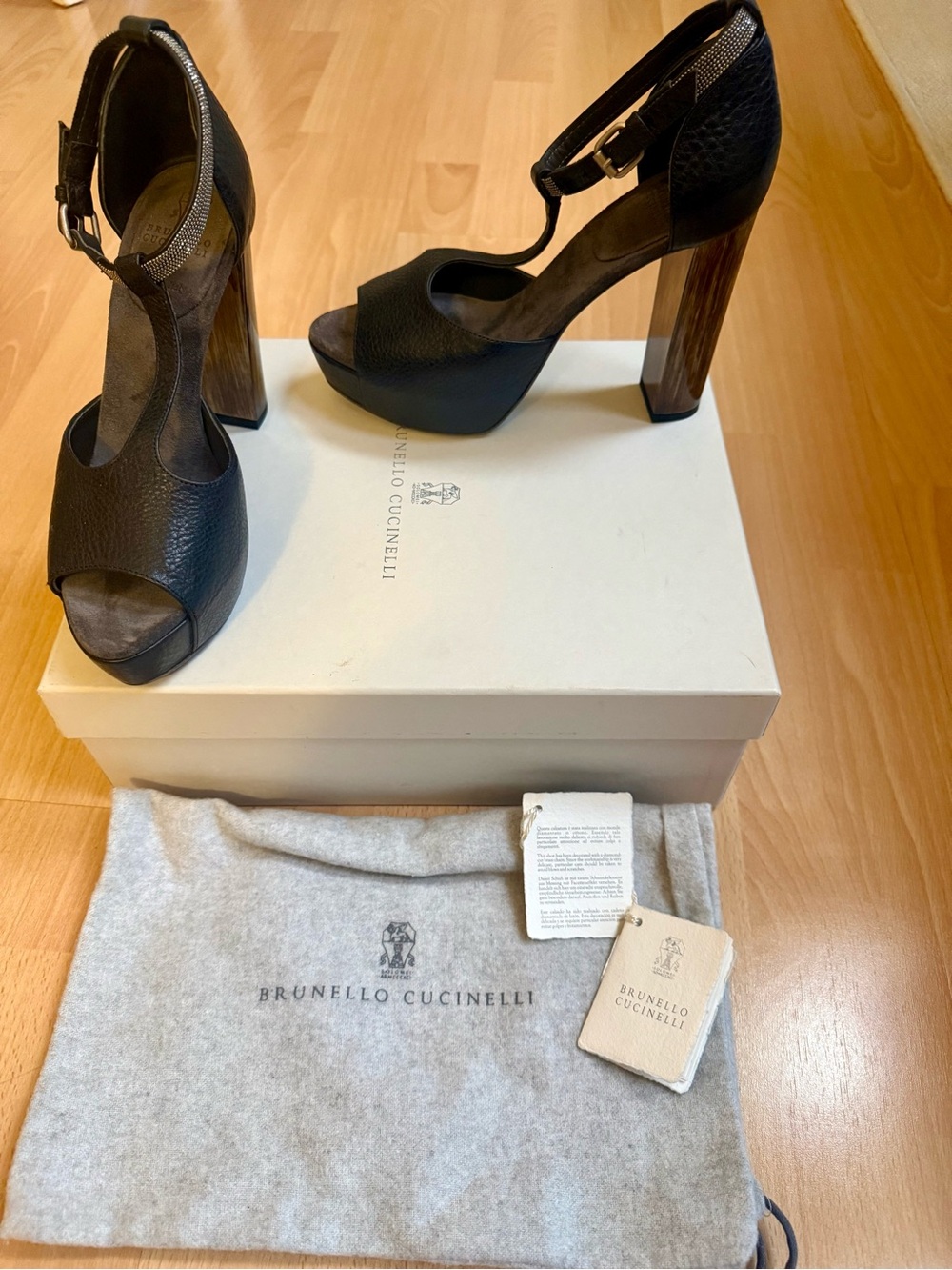 Brunello Cucinelli Black Leather Platform T-Strap Block Heels Sandals Monili 37